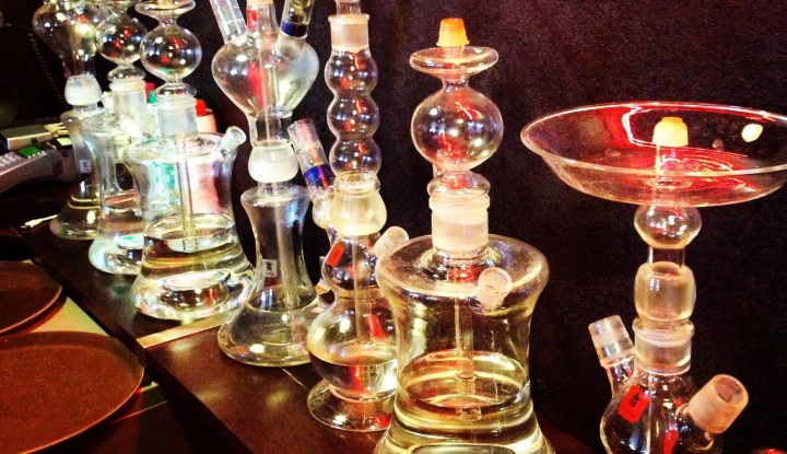 как чистить стеклянный кальян